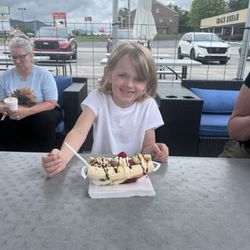 Mugs Ice Cream - Banana split boat! With lactose free vanilla.