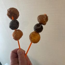 Dunkin' - Munchkins on a Stick