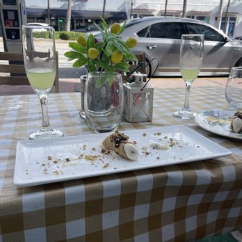 Limoncello - Cannoli and limoncello - Italian Near Me - Miami Beach, Florida