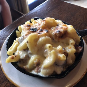 Flying Pig Pub & Kitchen - Bacon Mac & Cheese! - Pubs Near Me - Oceanside, California
