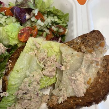 The Kitchen Counter By Wolfgang Puck - Tuna salad sandwich - Pizza Near Me - Cancún, ROO