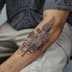 Baron Art Tattoo Piercing Studio