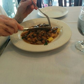 Fiore II Restaurant - Chicken Marsala - Italian Near Me - Middletown, Connecticut Fiore II Restaurant - Chicken Marsala - Italian Near Me - Middletown, Connecticut
