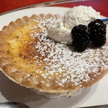 GAS- Full Service Restaurant - Coconut custard brûlée pie - American Near Me - St. Augustine, Florida