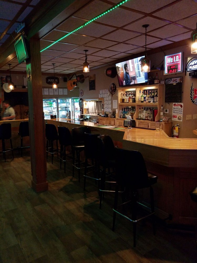 QUITTING TIME PUB & GRILL Updated September 2024 701 Main St