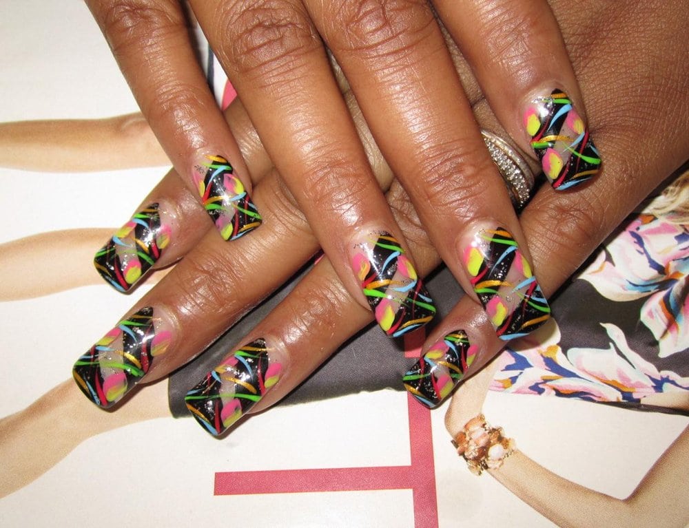 Top Nails Logo