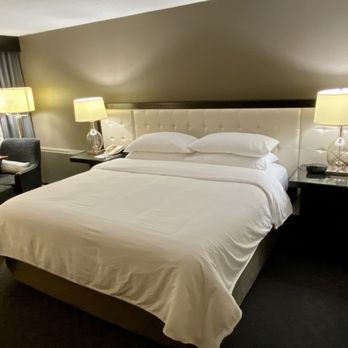 Sheraton Minneapolis West Hotel - 08.20.23 King bed - Hotels Near Me - Minnetonka, Minnesota Sheraton Minneapolis West Hotel - 08.20.23 King bed - Hotels Near Me - Minnetonka, Minnesota
