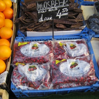Naschmarkt - American cranberries. - Public Markets Near Me - Vienna, 9 Naschmarkt - American cranberries. - Public Markets Near Me - Vienna, 9