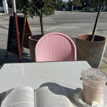 Le Cafe Plage - iced Masala Chai - Coffee & Tea Near Me - Santa Monica, California Le Cafe Plage - iced Masala Chai - Coffee & Tea Near Me - Santa Monica, California