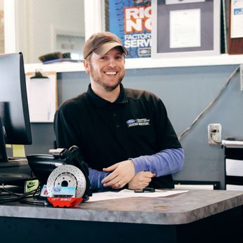 Way Scarff Ford Auburn - Service Advisor Cory - Car Dealers Near Me - Auburn, Washington Way Scarff Ford Auburn - Service Advisor Cory - Car Dealers Near Me - Auburn, Washington