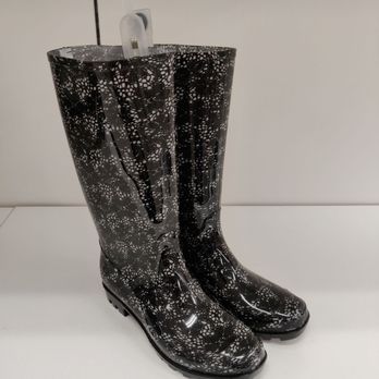 Burke's Outlet No 589 - Rainboots - Outlet Stores Near Me - Houston, Texas Burke's Outlet No 589 - Rainboots - Outlet Stores Near Me - Houston, Texas