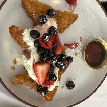 87 Sussex - Cornflake encrusted French toast - New American Near Me - Jersey City, New Jersey 87 Sussex - Cornflake encrusted French toast - New American Near Me - Jersey City, New Jersey