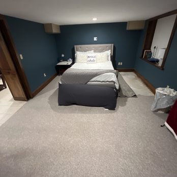 Countryside Floors - Bedroom carpet before LVP supplied and Installed - Flooring Near Me - Hopedale, Massachusetts Countryside Floors - Bedroom carpet before LVP supplied and Installed - Flooring Near Me - Hopedale, Massachusetts