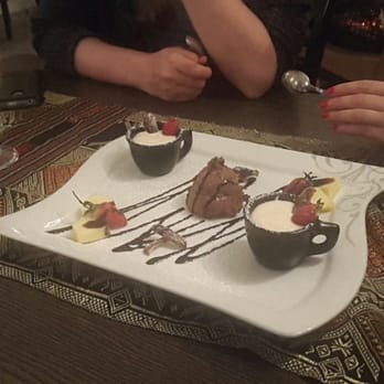 Yatana - Auch die Desserts kann man sich zusammenstellen lassen: amarula Creme und (tolles!) Mousse au Chocolat mit Datteln - Ethiopian Near Me - Dusseldorf, NW