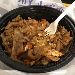 Chicken pad kee mao
