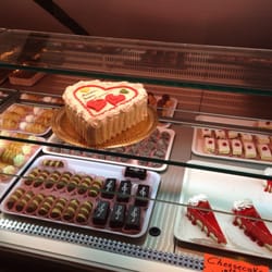 Da Claudia Patisserie - Torta e paste in vetrina
