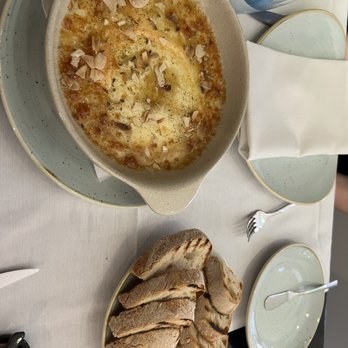 Real Portuguese Cuisine - Cheese in the oven appetizer - Portuguese Near Me - Lagos, 08 Real Portuguese Cuisine - Cheese in the oven appetizer - Portuguese Near Me - Lagos, 08