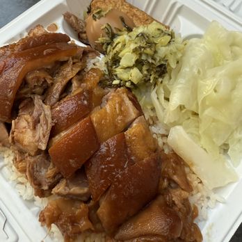 Hou Kee Chinese Bistro - pork knuckle rice plate with egg and veggies - Chinese Near Me - Markham, Ontario