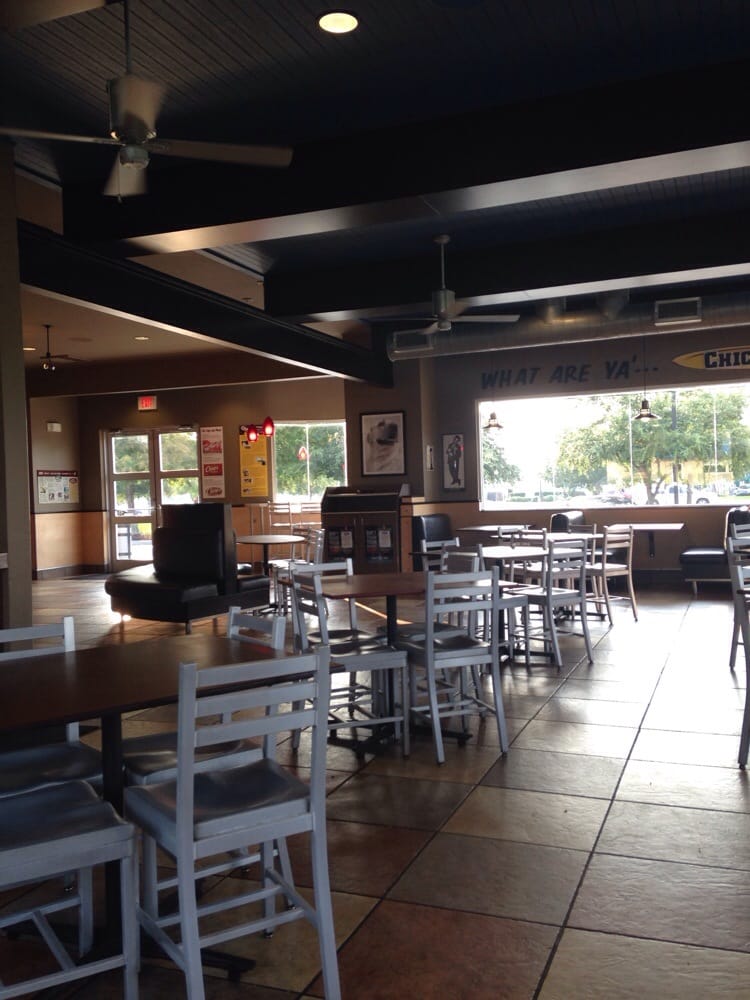 RAISING CANE’S 13 Updated September 2024 1723 Martin Luther King