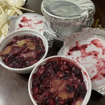 Hammond's BBQ - Omg their amazing blackberry cobbler - Barbeque Near Me - Glen Rose, Texas
