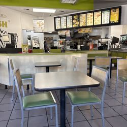 Del Taco - Front counter