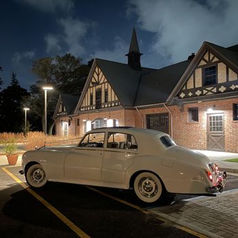 MEEC Luxury Ventures - 63 Rolls - Limos Near Me MEEC Luxury Ventures - 63 Rolls - Limos Near Me