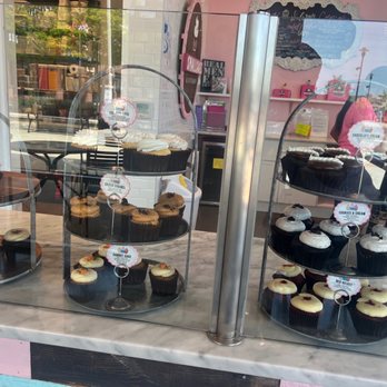 Smallcakes Cary - Cupcakes Near Me - Cary, North Carolina