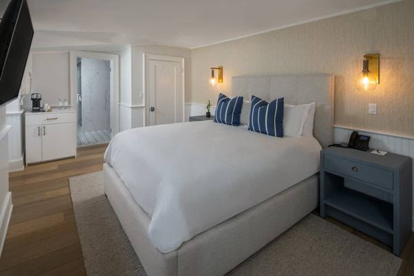 Huntting Inn by null