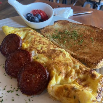 Farmhouse Cafe - Barcelona Omelette - Breakfast & Brunch Near Me - Honolulu, Hawaii Farmhouse Cafe - Barcelona Omelette - Breakfast & Brunch Near Me - Honolulu, Hawaii