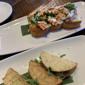 Finneys Crafthouse - Porter Ranch - Mini lobster rolls and mini ahi tuna tacos - New American Near Me - Porter Ranch, California
