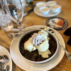 BJ's Restaurant & Brewhouse - Cookies 'N' Cream Pizookie