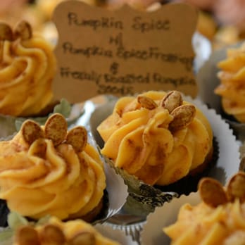 Sweet Happiness Bakery - Pumpkin Spice Cupcakes! - Desserts Near Me Sweet Happiness Bakery - Pumpkin Spice Cupcakes! - Desserts Near Me
