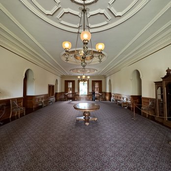 Iolani Palace - Museums Near Me - Honolulu, Hawaii