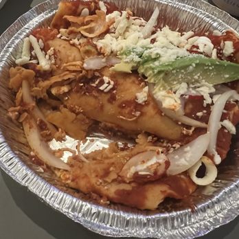 El Zason - Dry flavorless chicken Enchiladas Rojas - Mexican Near Me - Brooklyn, New York