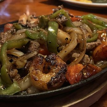 El Leoncito - Titusville - Chicken & shrimp fajitas - Mexican Near Me - Titusville, Florida El Leoncito - Titusville - Chicken & shrimp fajitas - Mexican Near Me - Titusville, Florida