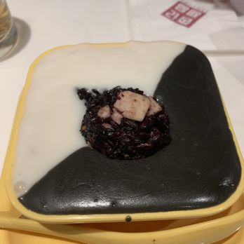 Sweethoney Dessert - Black sesame and almond soup with Thai black glutinous rice - Desserts Near Me - Colma, California