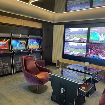Chase Sapphire Reserve Lounge - Arcade - Airport Lounges Near Me - Philadelphia, Pennsylvania Chase Sapphire Reserve Lounge - Arcade - Airport Lounges Near Me - Philadelphia, Pennsylvania