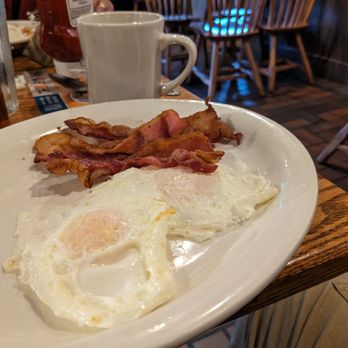 Cracker Barrel Old Country Store - American Near Me - Clemmons, North Carolina