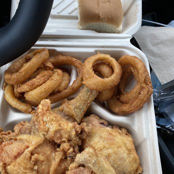 Chicken Shack - Chicken Dinner 4-pc with Onion Rings and Roll - Chicken Wings Near Me - Bloomfield Hills, Michigan