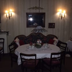 Das Kleine Cafe - GEMÜTLICHKEIT AUF DEM SOFA