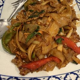 43 - Pad Kee Mao (Drunken Noodles) 43 - Pad Kee Mao (Drunken Noodles)