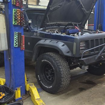 Willie Auto Repair - My 2000 Jeep Cherokee and Willie working on it. - Auto Repair Near Me - Sterling, Virginia Willie Auto Repair - My 2000 Jeep Cherokee and Willie working on it. - Auto Repair Near Me - Sterling, Virginia