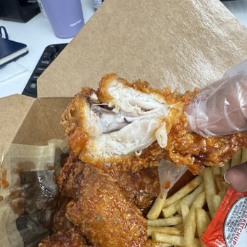 Friday's - Chicken Combo - Chicken Wings Near Me - Kent, Washington Friday's - Chicken Combo - Chicken Wings Near Me - Kent, Washington