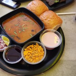 Misal Pav