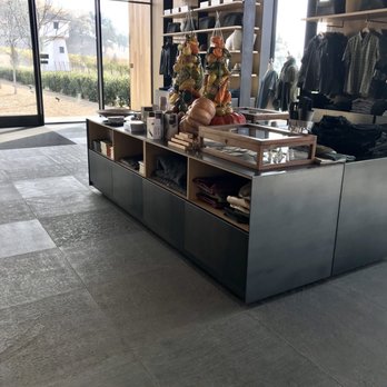 Silver Oak - Healdsburg - 11/20/18 retail area - Wine Tasting Room Near Me - Healdsburg, California Silver Oak - Healdsburg - 11/20/18 retail area - Wine Tasting Room Near Me - Healdsburg, California