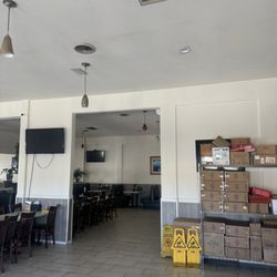 Pho Hung Cali - Inside