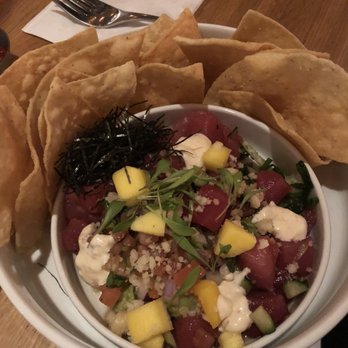 Earls Kitchen + Bar - Maui Tuna Poke - New American Near Me - Miami, Florida