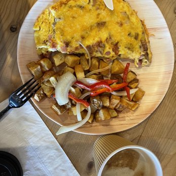 Calypso Cafe - Meat lover's omelette - Breakfast & Brunch Near Me - Coronado, California Calypso Cafe - Meat lover's omelette - Breakfast & Brunch Near Me - Coronado, California