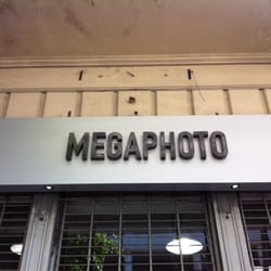 Megaphoto