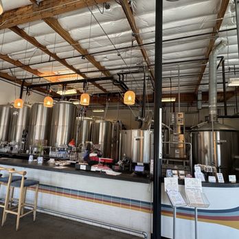 Bright Spark Brewing - Bar & Order area - Breweries Near Me - Ventura, California